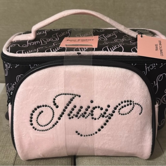 Juicy Couture Black and Soft Pink Travel Cosmetic Bag set.NWT - Picture 1 of 2